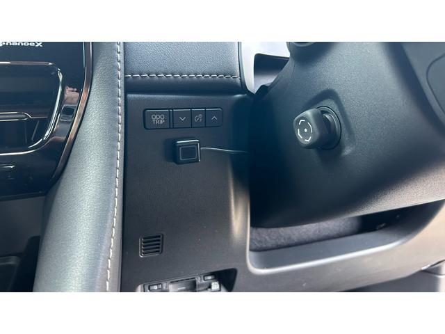 アルファード Ｚ　４ＷＤ　ＴＳＳ　１４型ＤＡ　１２．１型後席モニター　ＨＤＭＩ　パノラミックビューモニター　デジタルインナーミラー　置くだけ充電　ユニバーサルステップ　夏タイヤ純正１８ＡＷ　ワンオーナー　寒冷地　禁煙車（30枚目）