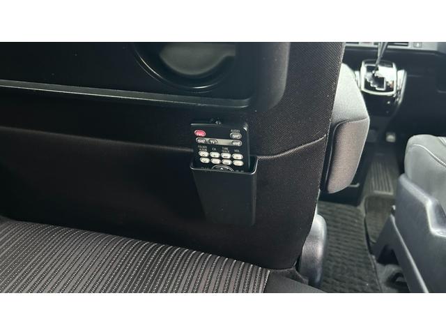 ノア Ｓｉ　４ＷＤ　７人乗り　ＴＳＳＣ　ＬＥＤヘッドライト　純正９インチＳＤナビ　バックガイドモニター　１２．１型後席モニター　ＥＴＣ　クルコン　両側電動スライドドア　キー一体型エンスタ　ワンオーナー　寒冷地仕様（36枚目）