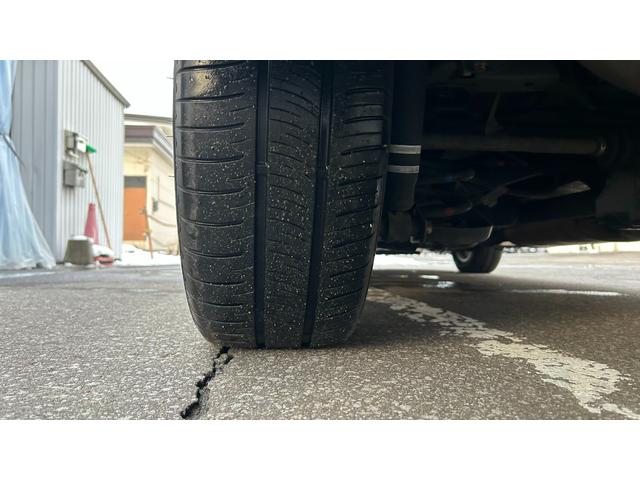 ノア Ｓｉ　４ＷＤ　７人乗り　ＴＳＳＣ　ＬＥＤヘッドライト　純正９インチＳＤナビ　バックガイドモニター　１２．１型後席モニター　ＥＴＣ　クルコン　両側電動スライドドア　キー一体型エンスタ　ワンオーナー　寒冷地仕様（38枚目）