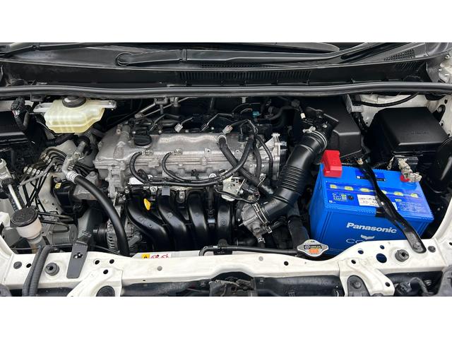 ノア Ｓｉ　４ＷＤ　７人乗り　ＴＳＳＣ　ＬＥＤヘッドライト　純正９インチＳＤナビ　バックガイドモニター　１２．１型後席モニター　ＥＴＣ　クルコン　両側電動スライドドア　キー一体型エンスタ　ワンオーナー　寒冷地仕様（40枚目）