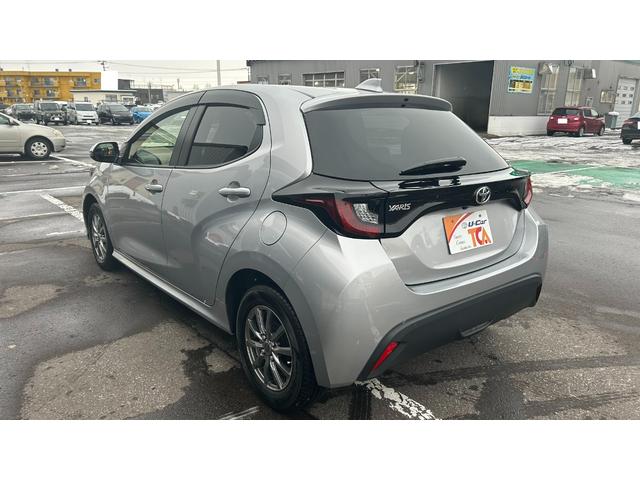 ヤリス Ｘ　ＴＳＳ　マニュアル車ＦＦ　ディスプレイオーディオ　バックガイドモニター　スマートキー　ドライブレコーダー前後（8枚目）