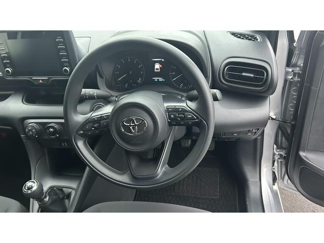 ヤリス Ｘ　ＴＳＳ　マニュアル車ＦＦ　ディスプレイオーディオ　バックガイドモニター　スマートキー　ドライブレコーダー前後（15枚目）