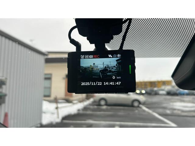 ヤリス Ｘ　ＴＳＳ　マニュアル車ＦＦ　ディスプレイオーディオ　バックガイドモニター　スマートキー　ドライブレコーダー前後（28枚目）