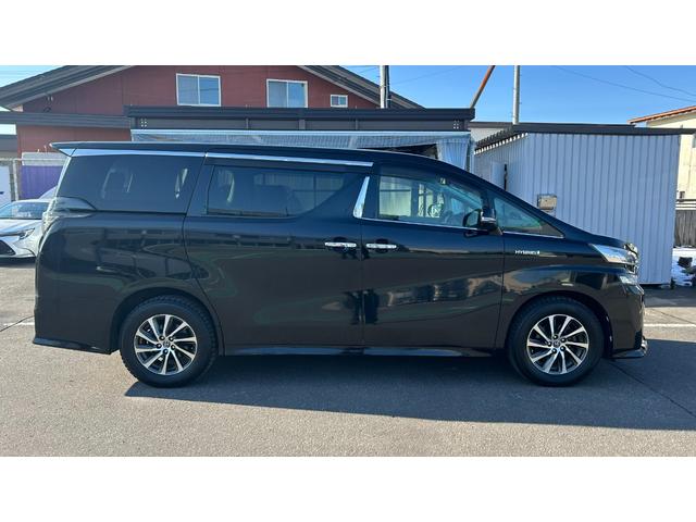 ヴェルファイアハイブリッド ＺＲ　４ＷＤ　ＬＥＤヘッドライト　アルパイン製１０インチフルセグナビ　フルセグＴＶ　バックガイドモニター　後席モニター　ＥＴＣ　クルコン　キー一体型エンスタ　両側電動スライドドア　１５００Ｗコンセント（5枚目）