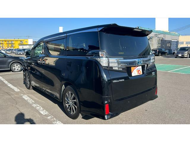 ヴェルファイアハイブリッド ＺＲ　４ＷＤ　ＬＥＤヘッドライト　アルパイン製１０インチフルセグナビ　フルセグＴＶ　バックガイドモニター　後席モニター　ＥＴＣ　クルコン　キー一体型エンスタ　両側電動スライドドア　１５００Ｗコンセント（8枚目）