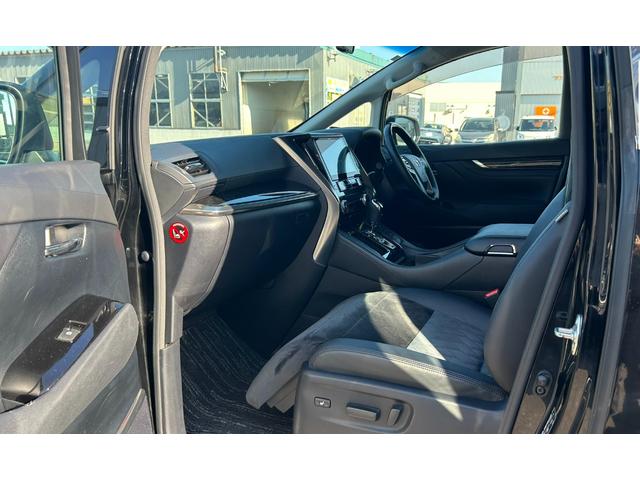 ヴェルファイアハイブリッド ＺＲ　４ＷＤ　ＬＥＤヘッドライト　アルパイン製１０インチフルセグナビ　フルセグＴＶ　バックガイドモニター　後席モニター　ＥＴＣ　クルコン　キー一体型エンスタ　両側電動スライドドア　１５００Ｗコンセント（10枚目）