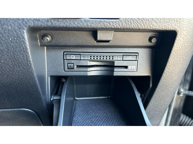 ヴェルファイアハイブリッド ＺＲ　４ＷＤ　ＬＥＤヘッドライト　アルパイン製１０インチフルセグナビ　フルセグＴＶ　バックガイドモニター　後席モニター　ＥＴＣ　クルコン　キー一体型エンスタ　両側電動スライドドア　１５００Ｗコンセント（28枚目）