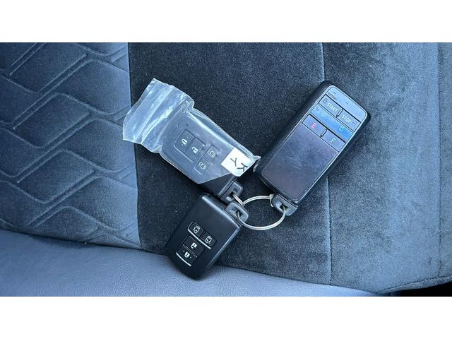 ヴェルファイアハイブリッド ＺＲ　４ＷＤ　ＬＥＤヘッドライト　アルパイン製１０インチフルセグナビ　フルセグＴＶ　バックガイドモニター　後席モニター　ＥＴＣ　クルコン　キー一体型エンスタ　両側電動スライドドア　１５００Ｗコンセント（35枚目）