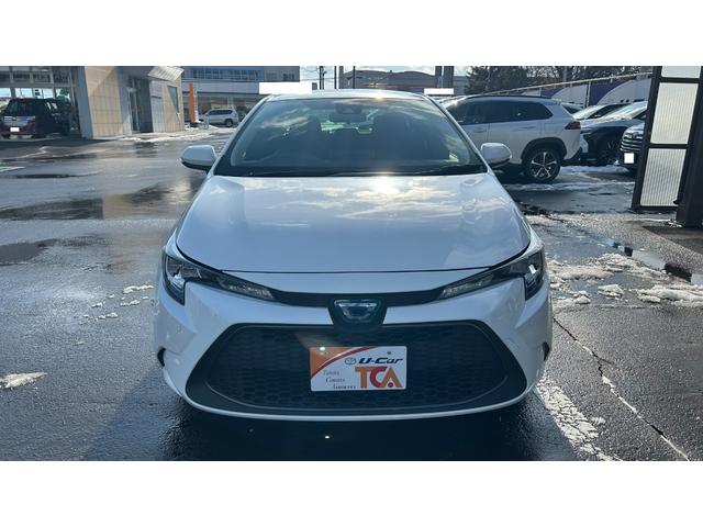 カローラ ハイブリッド　Ｓ　Ｅ－Ｆｏｕｒ　ＴＳＳ　ディスプレイオーディオ　エントリーナビキット　バックガイドモニター　Ｂｌｕｅｔｏｏｔｈ　スマートキー＆純正エンスタ　ＥＴＣ　クルコン　ＬＥＤヘッドライト　ＡＷ　ワンオーナ　寒冷地（3枚目）