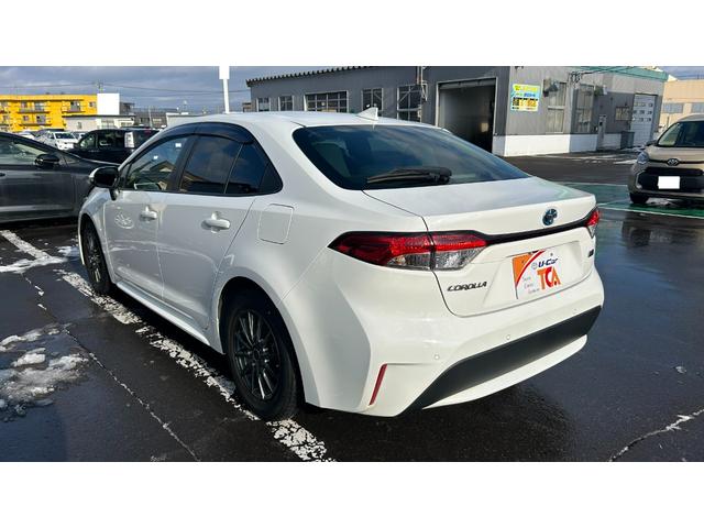 カローラ ハイブリッド　Ｓ　Ｅ－Ｆｏｕｒ　ＴＳＳ　ディスプレイオーディオ　エントリーナビキット　バックガイドモニター　Ｂｌｕｅｔｏｏｔｈ　スマートキー＆純正エンスタ　ＥＴＣ　クルコン　ＬＥＤヘッドライト　ＡＷ　ワンオーナ　寒冷地（8枚目）