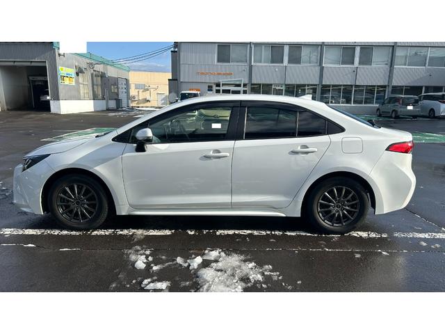 カローラ ハイブリッド　Ｓ　Ｅ－Ｆｏｕｒ　ＴＳＳ　ディスプレイオーディオ　エントリーナビキット　バックガイドモニター　Ｂｌｕｅｔｏｏｔｈ　スマートキー＆純正エンスタ　ＥＴＣ　クルコン　ＬＥＤヘッドライト　ＡＷ　ワンオーナ　寒冷地（9枚目）