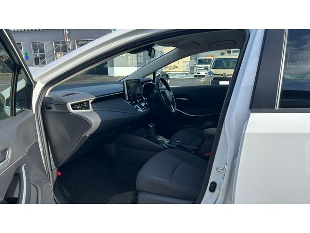 カローラ ハイブリッド　Ｓ　Ｅ－Ｆｏｕｒ　ＴＳＳ　ディスプレイオーディオ　エントリーナビキット　バックガイドモニター　Ｂｌｕｅｔｏｏｔｈ　スマートキー＆純正エンスタ　ＥＴＣ　クルコン　ＬＥＤヘッドライト　ＡＷ　ワンオーナ　寒冷地（10枚目）