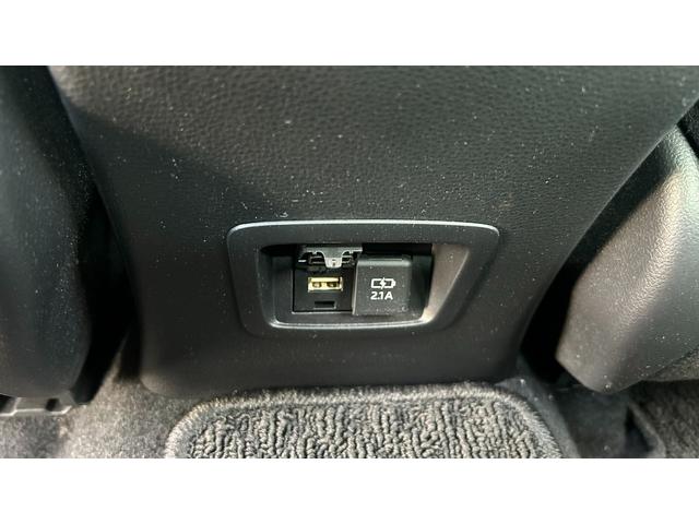 カローラ ハイブリッド　Ｓ　Ｅ－Ｆｏｕｒ　ＴＳＳ　ディスプレイオーディオ　エントリーナビキット　バックガイドモニター　Ｂｌｕｅｔｏｏｔｈ　スマートキー＆純正エンスタ　ＥＴＣ　クルコン　ＬＥＤヘッドライト　ＡＷ　ワンオーナ　寒冷地（13枚目）