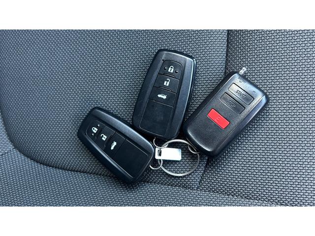 カローラ ハイブリッド　Ｓ　Ｅ－Ｆｏｕｒ　ＴＳＳ　ディスプレイオーディオ　エントリーナビキット　バックガイドモニター　Ｂｌｕｅｔｏｏｔｈ　スマートキー＆純正エンスタ　ＥＴＣ　クルコン　ＬＥＤヘッドライト　ＡＷ　ワンオーナ　寒冷地（29枚目）