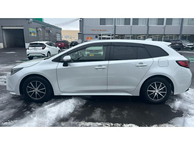 カローラツーリング ハイブリッド　ダブルバイビー５０ミリオンエディション　Ｅ－Ｆｏｕｒ　特別仕様車　ＴＳＳ　ディスプレイオーディオ　バックガイドモニター　ＥＴＣ　クルコン　スマートキー　純正エンスタ　ＬＥＤヘッドライト　ＢＳＭ　夏冬ＡＷ　ワンオーナー　寒冷地仕様（9枚目）