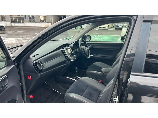 カローラフィールダー ハイブリッドＧ　エアロツアラー・ダブルバイビー　スマートエントリー＆スタートシステム　社外ＳＤナビ　フルセグＴＶ　Ｂｌｕｅｔｏｏｔｈ　エンジンスターター　ＥＴＣ　夏冬アルミホイール　寒冷地仕様　ワンオーナー（10枚目）