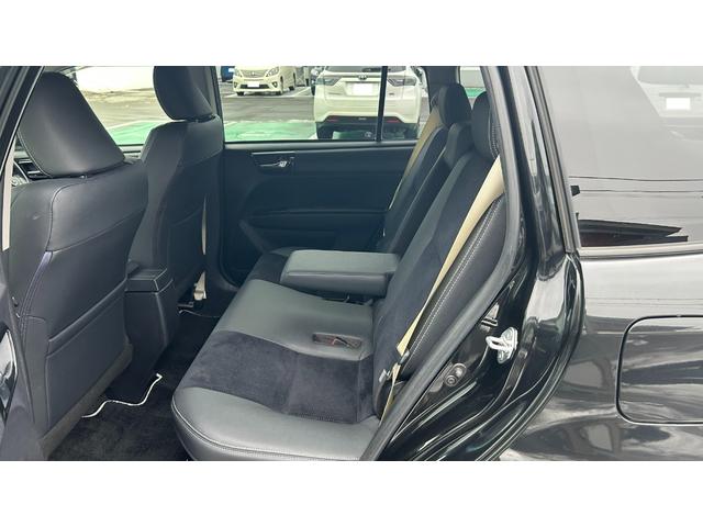 カローラフィールダー ハイブリッドＧ　エアロツアラー・ダブルバイビー　スマートエントリー＆スタートシステム　社外ＳＤナビ　フルセグＴＶ　Ｂｌｕｅｔｏｏｔｈ　エンジンスターター　ＥＴＣ　夏冬アルミホイール　寒冷地仕様　ワンオーナー（12枚目）