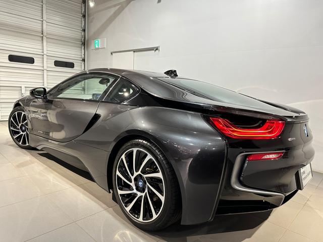 BMW i8 BASE GRADE