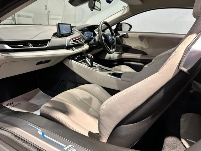 BMW i8 BASE GRADE