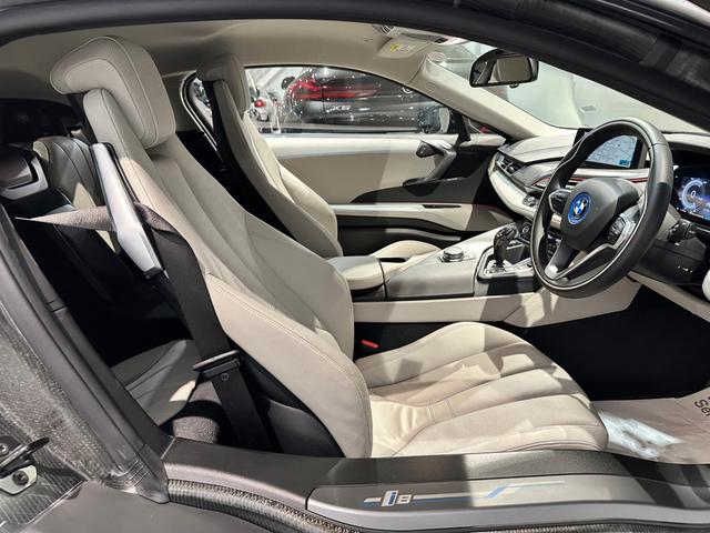 BMW i8 BASE GRADE