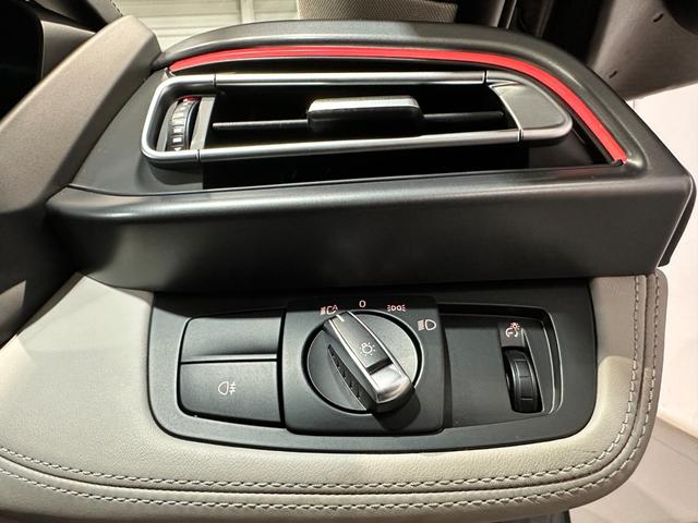 BMW i8 BASE GRADE