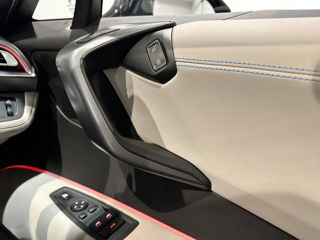 BMW i8 BASE GRADE