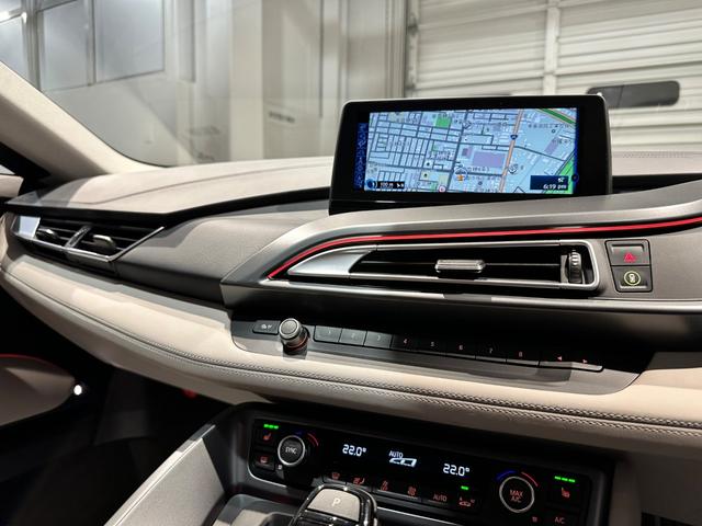 BMW i8 BASE GRADE