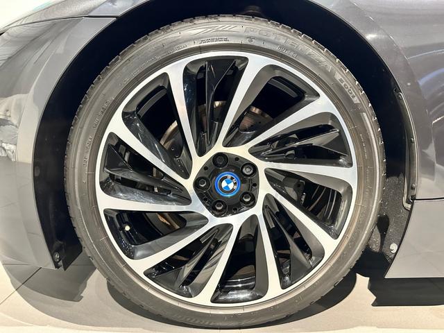 BMW i8 BASE GRADE