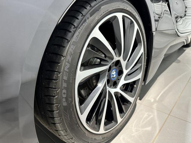 BMW i8 BASE GRADE