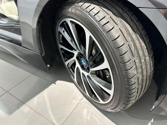 BMW i8 BASE GRADE