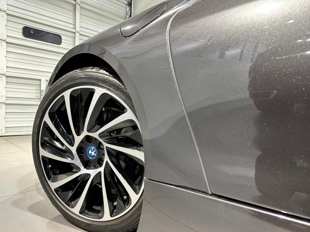 BMW i8 BASE GRADE
