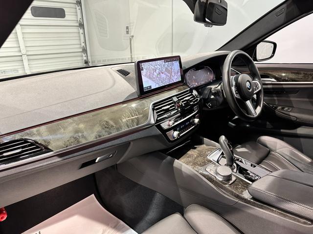 5シリーズ 523d xDriveMスポーツエディションジョイ+ 4WD ディーゼルターボ レザーシート 前席シートヒーター LEDヘッドライト ナビゲーション 地デジチューナー リアカメラ 19インチアロイホイール 認定中古車 2年保証(10枚目)