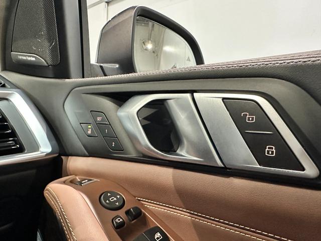 Ｘ５ ｘＤｒｉｖｅ　３５ｄ　エディションＸ　ディーゼルターボ　４ＷＤ　レザーシート　レザーシート　パノラマガラスサンルーフ　アダプティブＬＥＤヘッドライト　４輪アダプティブエアサスペンション　２２インチアロイ　弊社デモカー　認定中古車　２年保証（35枚目）