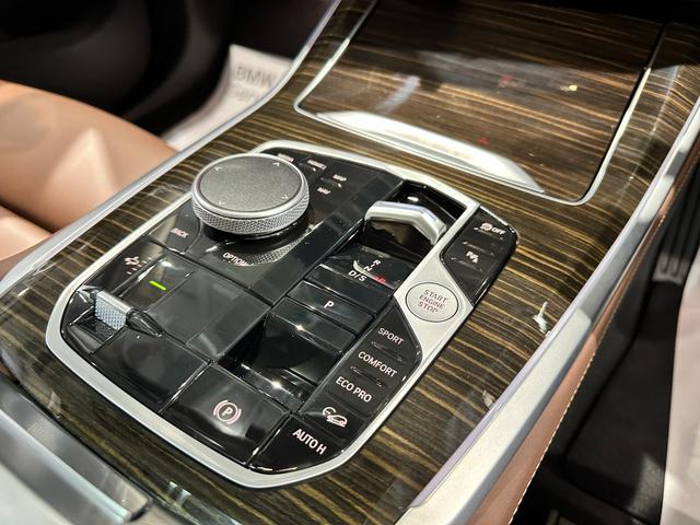 Ｘ５ ｘＤｒｉｖｅ　３５ｄ　エディションＸ　ディーゼルターボ　４ＷＤ　レザーシート　レザーシート　パノラマガラスサンルーフ　アダプティブＬＥＤヘッドライト　４輪アダプティブエアサスペンション　２２インチアロイ　弊社デモカー　認定中古車　２年保証（42枚目）