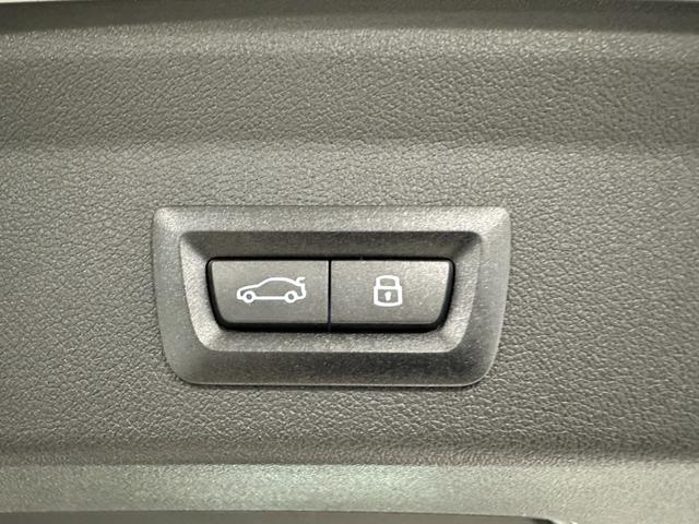 １シリーズ １２０　テクノロジーパッケージ　パーキングアシストプラス　ドライビングアシストプロフェッショナル　マイルドハイブリッドアダプティブＬＥＤヘッドライト　前席シートヒーター　弊社グループデモカー認定中古車２年保証（17枚目）