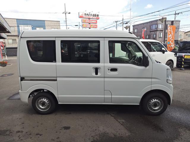 エブリイ ＰＣ　ＰＣハイルーフ・５ＡＧＳ車・４ＷＤ・オートマ・運転席・助手席エアバッグ・エアコン・パワステ・パワーウィンドウ・キーレス・両側スライドドア・レーダーブレーキサポート・夏タイヤ（4枚目）