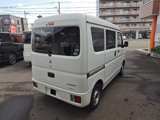 エブリイ ＰＣ　ＰＣハイルーフ・５ＡＧＳ車・４ＷＤ・オートマ・運転席・助手席エアバッグ・エアコン・パワステ・パワーウィンドウ・キーレス・両側スライドドア・レーダーブレーキサポート・夏タイヤ（5枚目）