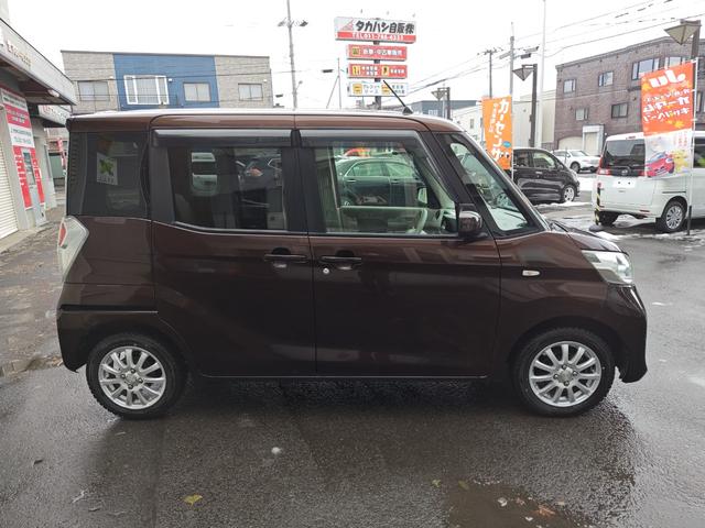 デイズルークス Ｘ　４ＷＤ・オートマ・運転席・助手席エアバッグ・ＡＢＳ・アイドリングストップ車・アラウンドビューモニター・ナビ・ＴＶ・ＥＴＣ・左側パワースライドドア・シートヒーター・寒冷地仕様車・（4枚目）