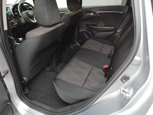 フィットハイブリッド Ｆ　４ＷＤ・オートマ・運転席・助手席エアバッグ・ＡＢＳ・アイドリングストップ車・ＥＴＣ・カーナビ・バックカメラ・クルーズコントロール・（15枚目）