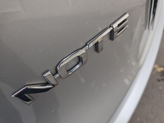 ノート Ｘ　ＦＯＵＲ　４ＷＤ・オートマ・運転席・助手席エアバッグ・ＡＢＳ・サイドバイザー・プッシュスタート・ＥＴＣ・寒冷地仕様車・ＶＤＣ・エマージェンシーブレーキ・夏冬タイヤ（17枚目）