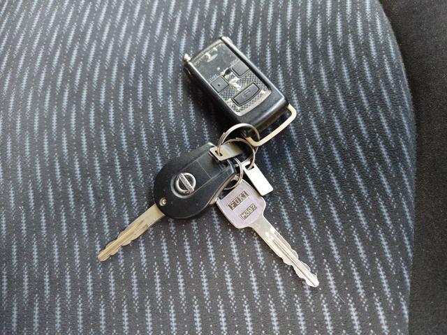 セレナ 20S 4WD・オートマ・運転席・助手席エアバッグ・ABS・キーレス・ナビ・フルセグTV・バックカメラ・3列シート・寒冷地仕様車・ETC・エンジンスターター・夏冬タイヤ(8枚目)