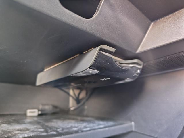 セレナ 20S 4WD・オートマ・運転席・助手席エアバッグ・ABS・キーレス・ナビ・フルセグTV・バックカメラ・3列シート・寒冷地仕様車・ETC・エンジンスターター・夏冬タイヤ(12枚目)