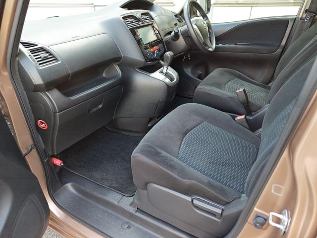 セレナ 20S 4WD・オートマ・運転席・助手席エアバッグ・ABS・キーレス・ナビ・フルセグTV・バックカメラ・3列シート・寒冷地仕様車・ETC・エンジンスターター・夏冬タイヤ(14枚目)