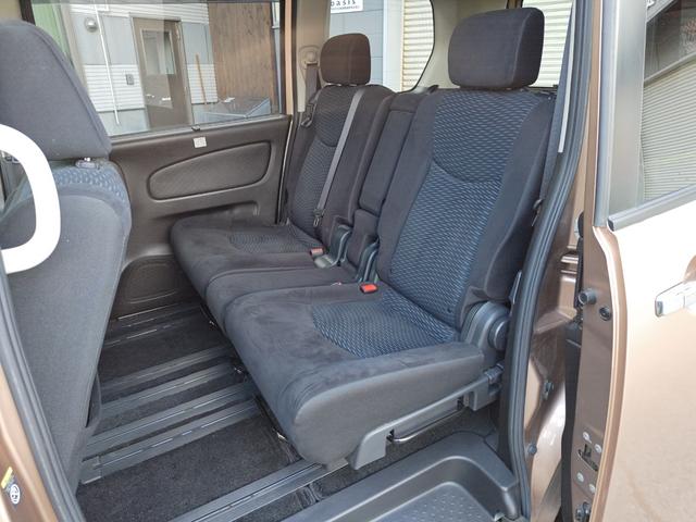 セレナ 20S 4WD・オートマ・運転席・助手席エアバッグ・ABS・キーレス・ナビ・フルセグTV・バックカメラ・3列シート・寒冷地仕様車・ETC・エンジンスターター・夏冬タイヤ(16枚目)