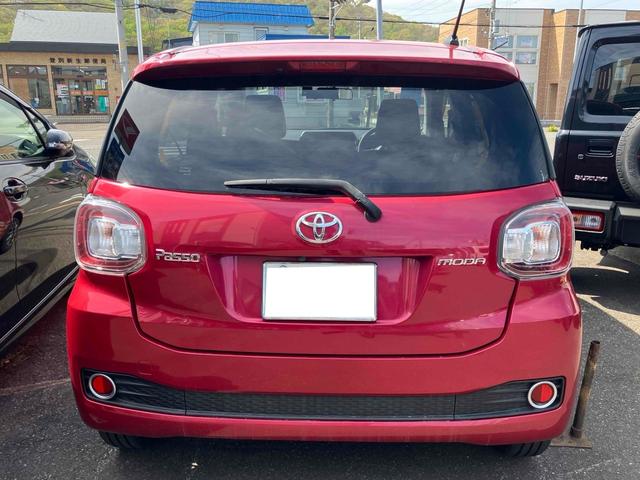 パッソ モーダ　４ＷＤ　ドライブレコーダー　バックカメラ　ナビ　ＴＶ　アルミホイール　ＬＥＤヘッドランプ　スマートキー　アイドリングストップ　電動格納ミラー　シートヒーター　ＣＶＴ　盗難防止システム　衝突安全ボディ（18枚目）