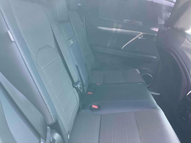 ＲＸ ＲＸ４５０ｈ　４ＷＤ　ドライブレコーダー　バックカメラ　フロントカメラ　クリアランスソナー　オートクルーズコントロール　レーンアシスト　パワーシート　衝突被害軽減システム　ナビ　ＴＶ　オートマチックハイビーム（13枚目）
