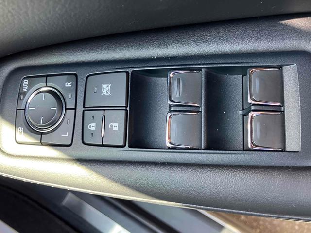 ＲＸ ＲＸ４５０ｈ　４ＷＤ　ドライブレコーダー　バックカメラ　フロントカメラ　クリアランスソナー　オートクルーズコントロール　レーンアシスト　パワーシート　衝突被害軽減システム　ナビ　ＴＶ　オートマチックハイビーム（22枚目）