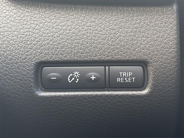 エクストレイル ２０Ｘ　エマージェンシーブレーキパッケージ　４ＷＤ　ＥＴＣ　クリアランスソナー　衝突被害軽減システム　ナビ　ＴＶ　オートライト　アルミホイール　スマートキー　アイドリングストップ　電動格納ミラー　シートヒーター　ＣＶＴ　盗難防止システム（31枚目）