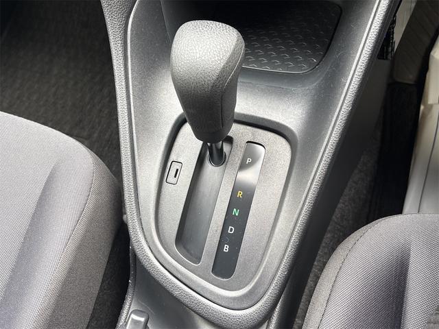 ヤリス ハイブリッドＸ　４ＷＤ　ドライブレコーダー　ＥＴＣ　バックカメラ　ナビ　オートクルーズコントロール　レーンアシスト　衝突被害軽減システム　オートマチックハイビーム　オートライト　スマートキー　電動格納ミラー　ＣＶＴ（6枚目）