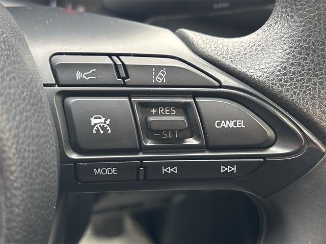 ヤリス ハイブリッドＸ　４ＷＤ　ドライブレコーダー　ＥＴＣ　バックカメラ　ナビ　オートクルーズコントロール　レーンアシスト　衝突被害軽減システム　オートマチックハイビーム　オートライト　スマートキー　電動格納ミラー　ＣＶＴ（9枚目）